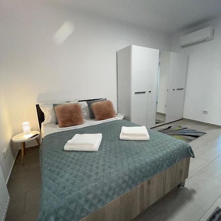 Studio Apartment Palas Mall Iasi Bagian luar foto